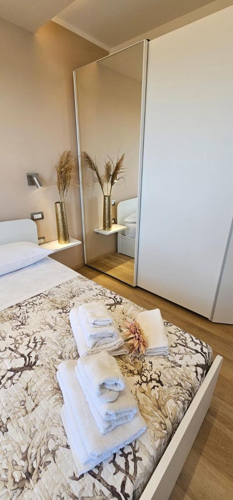 Happy Holiday Apartament Quartu SantʼElena Kültér fotó